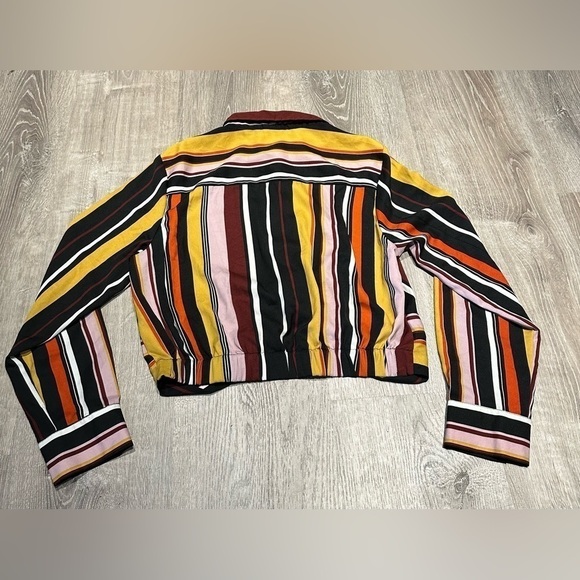 LIVE 4 Truth - Women’s Colorful Striped Collared Long Sleeve Crop Top - Picture 4 of 10